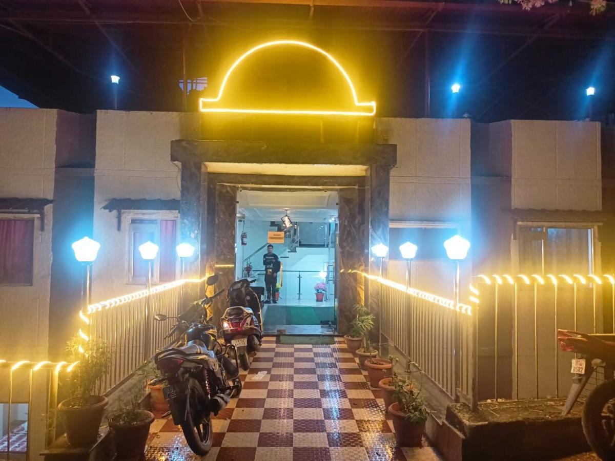 מוסורי Riversun Hotel Mall Road מראה חיצוני תמונה