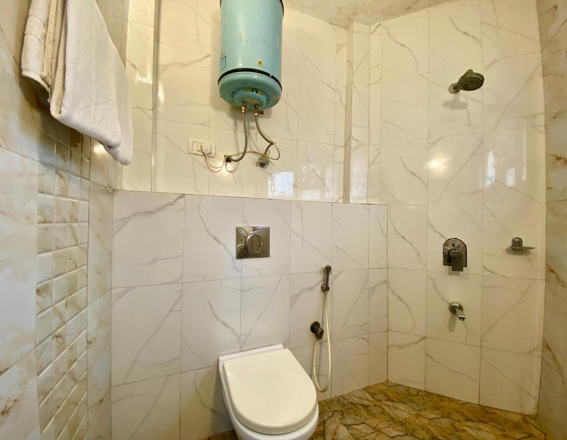 מוסורי Riversun Hotel Mall Road מראה חיצוני תמונה