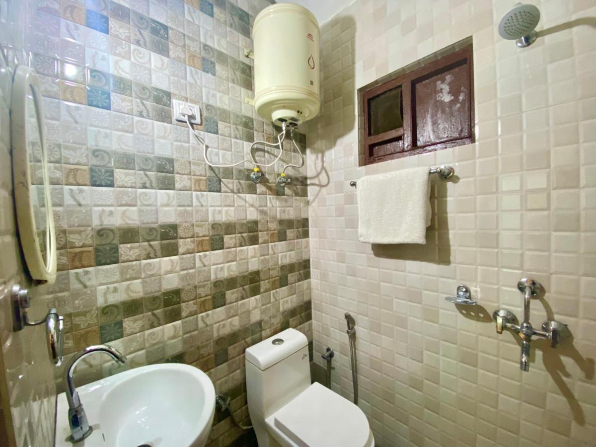 מוסורי Riversun Hotel Mall Road מראה חיצוני תמונה